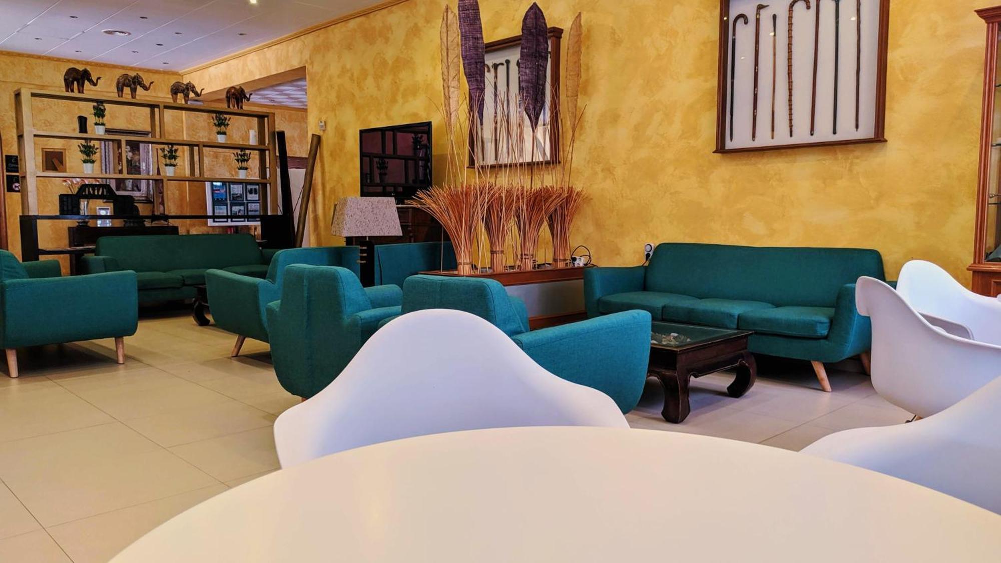 Montreal Hotel เบนิสกัสซิม ภายนอก รูปภาพ